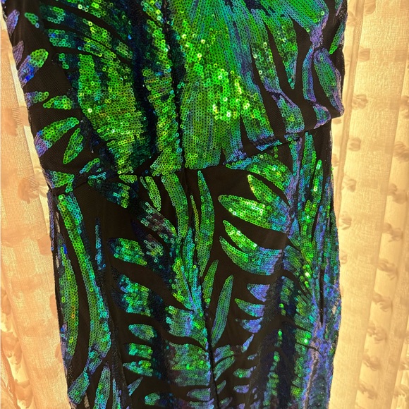 Vibrant Sequin One-Shoulder Dress - Picture 11 of 12